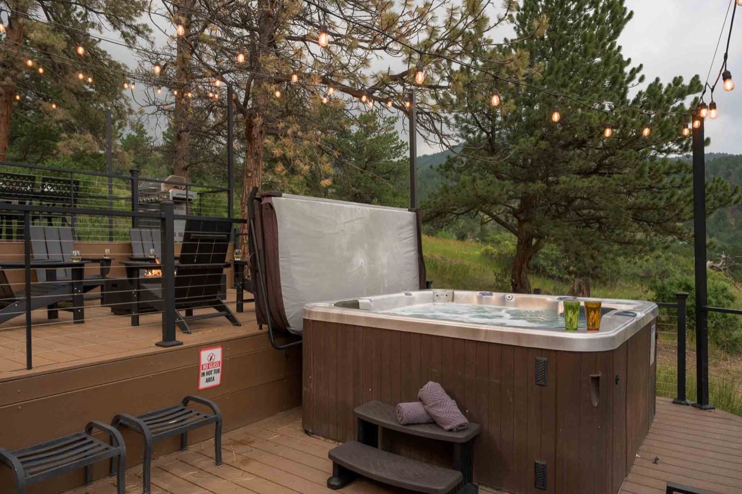 Hot Tub — photo 2